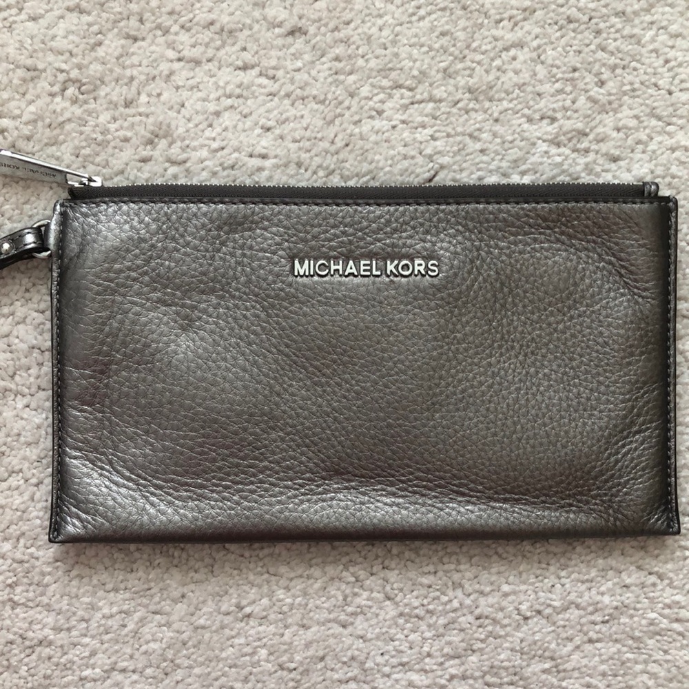 NEW Michael Kors Wristlet